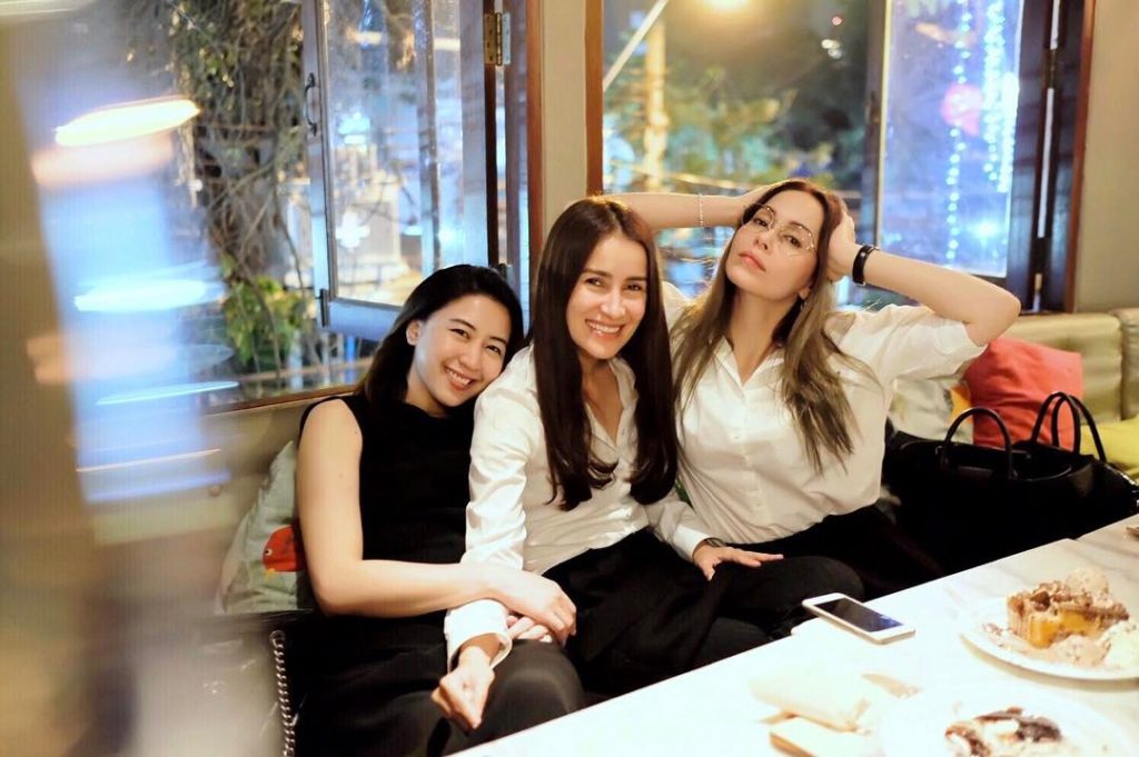 15802367_236023496843379_7622573429975154688_n.jpg-ig_cache_key=MTQyMjkzNDU4NTUwMjc1Nzk2OQ==