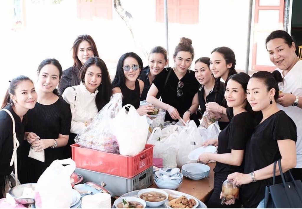15803361_386534505033864_1691549414713196544_n.jpg-ig_cache_key=MTQyNTk5NzMxMjU5MDA1MzI2OQ==