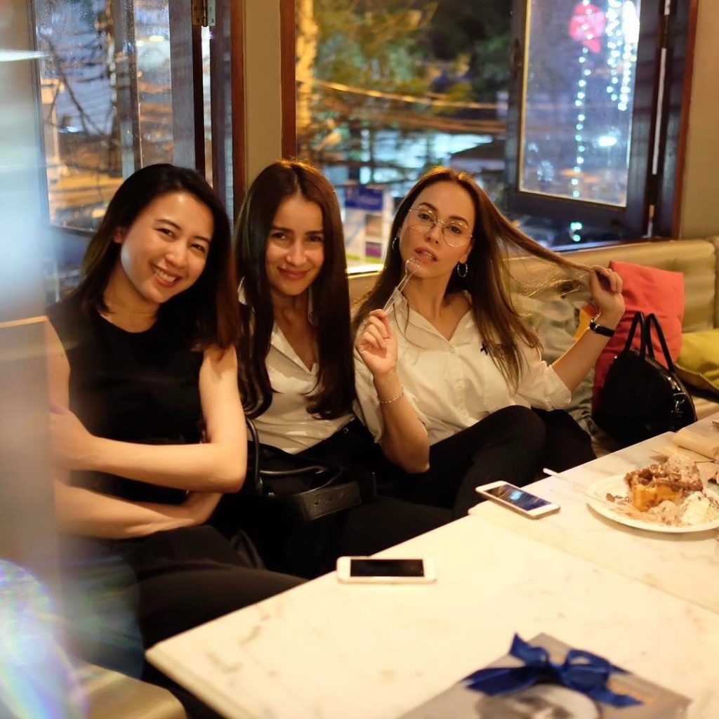 15803719_1836460739933620_5079705288957755392_n.jpg-ig_cache_key=MTQyMjU0ODU4NzI1NTIxMzM2MQ==