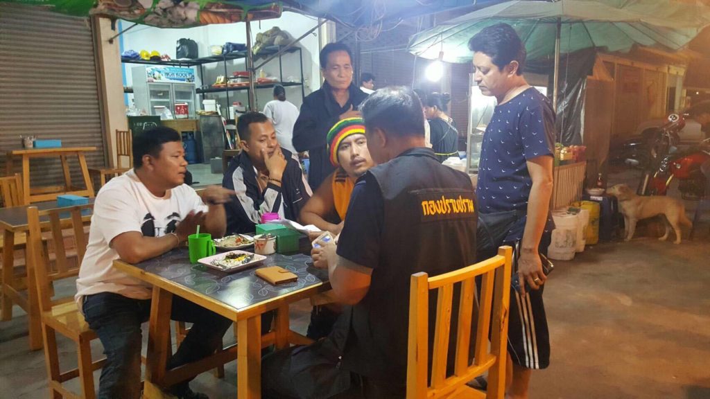 ตำรวจกองปราบปรามตามจับกุมนายต้า ได้ที่ร้านอาหารแห่งหนึ่งในกทม.