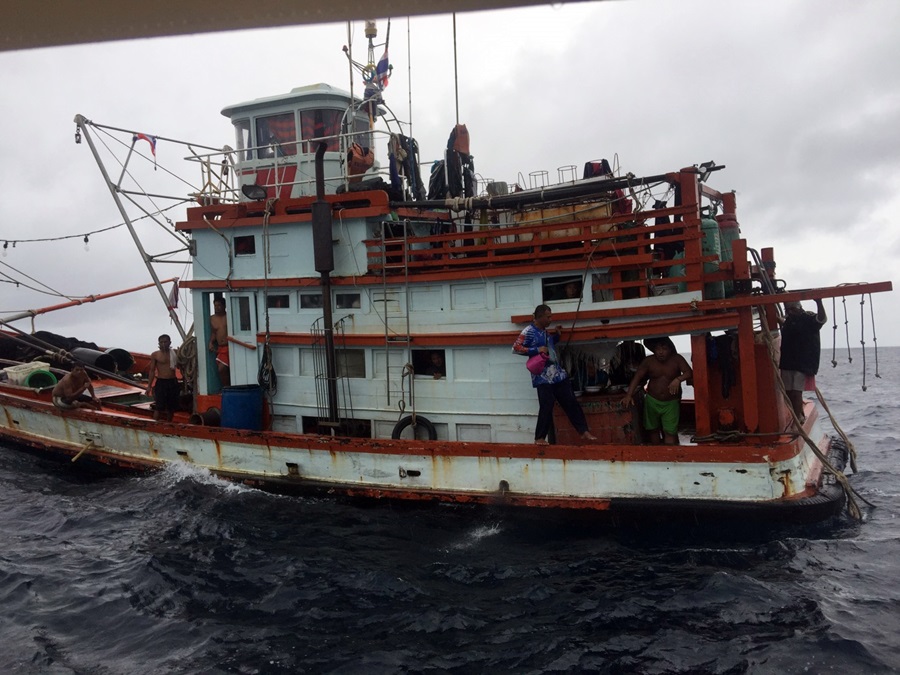 เรือประมงที่ให้ความช่วยเหลือ