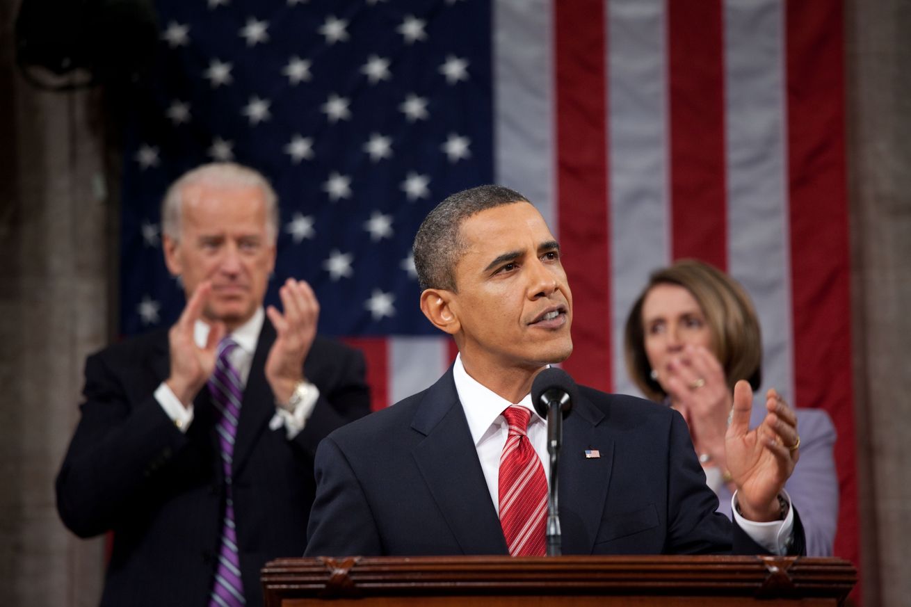 โอบามากล่าวแถลงนโยบายต่อรัฐสภาเป็นครั้งแรก เมื่อ 24 กุมภาพันธ์ 2552 / Official White House Photo by Pete Souza