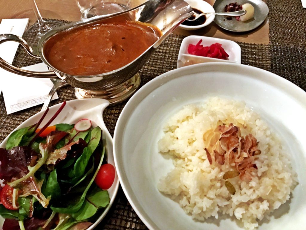 ข้าวแกงกะหรี่เนื้อ อาหารญี่ปุ่น
