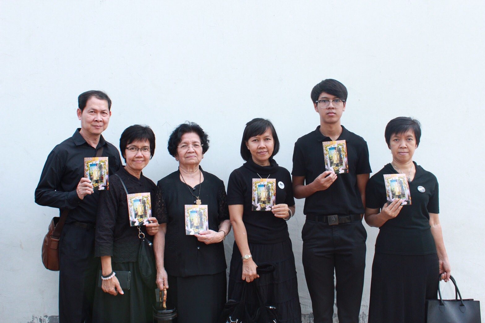 นางสัจจาภรณ์ สุทธิพงศ์เกียรติ และ นางบุญชู บุญยฤทธิ์ 2-3 ด้านซ้าย