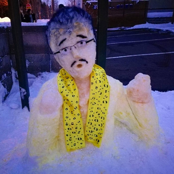 creative-snow-sculptures-heavy-snowfall-japan-8-587e21345562b__700