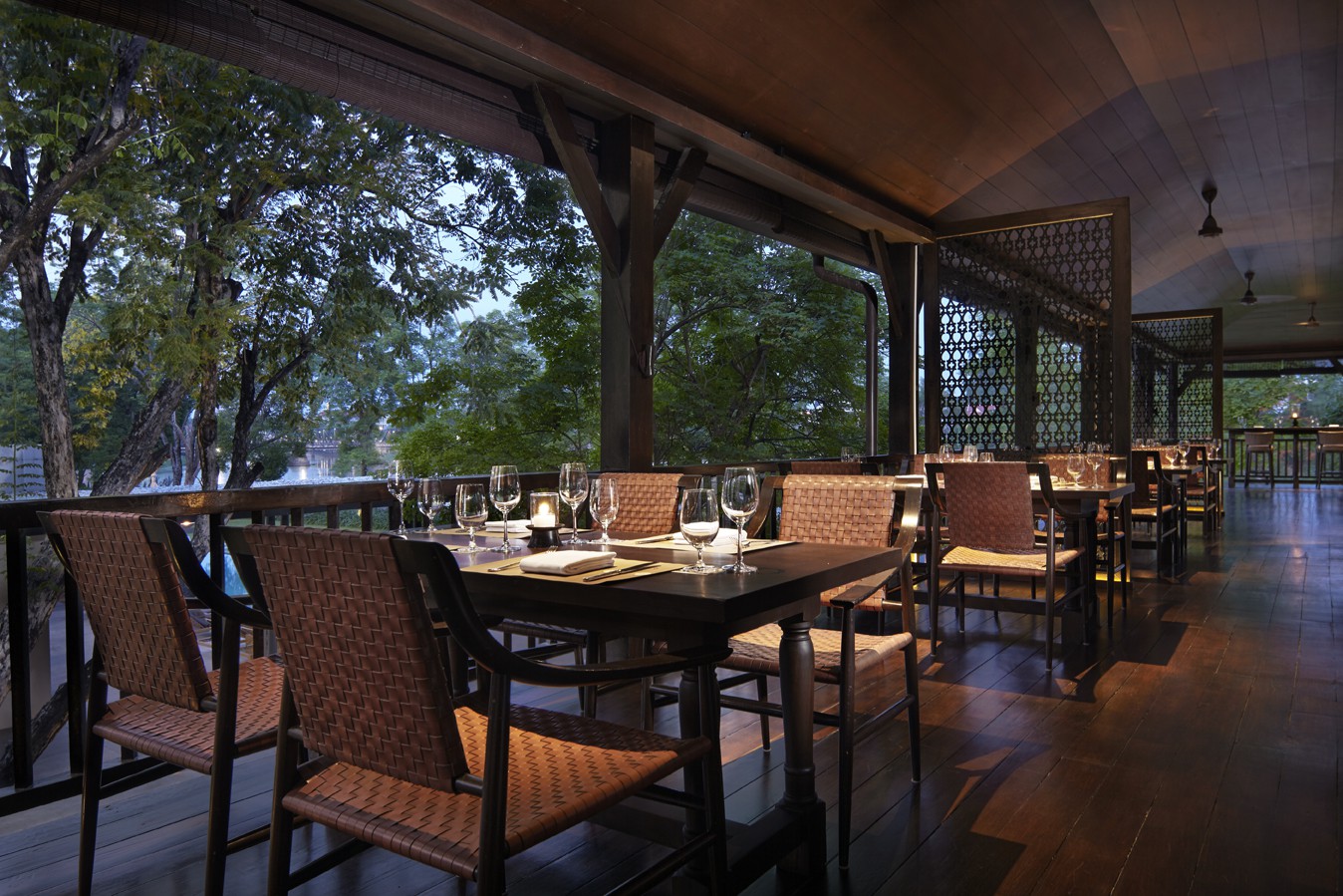 บรรยากาศห้องอาหารThe Service 1921 Resort & Bar โรงแรมอนันตรา เชียงใหม่ รีสอร์ทแอนด์สปา