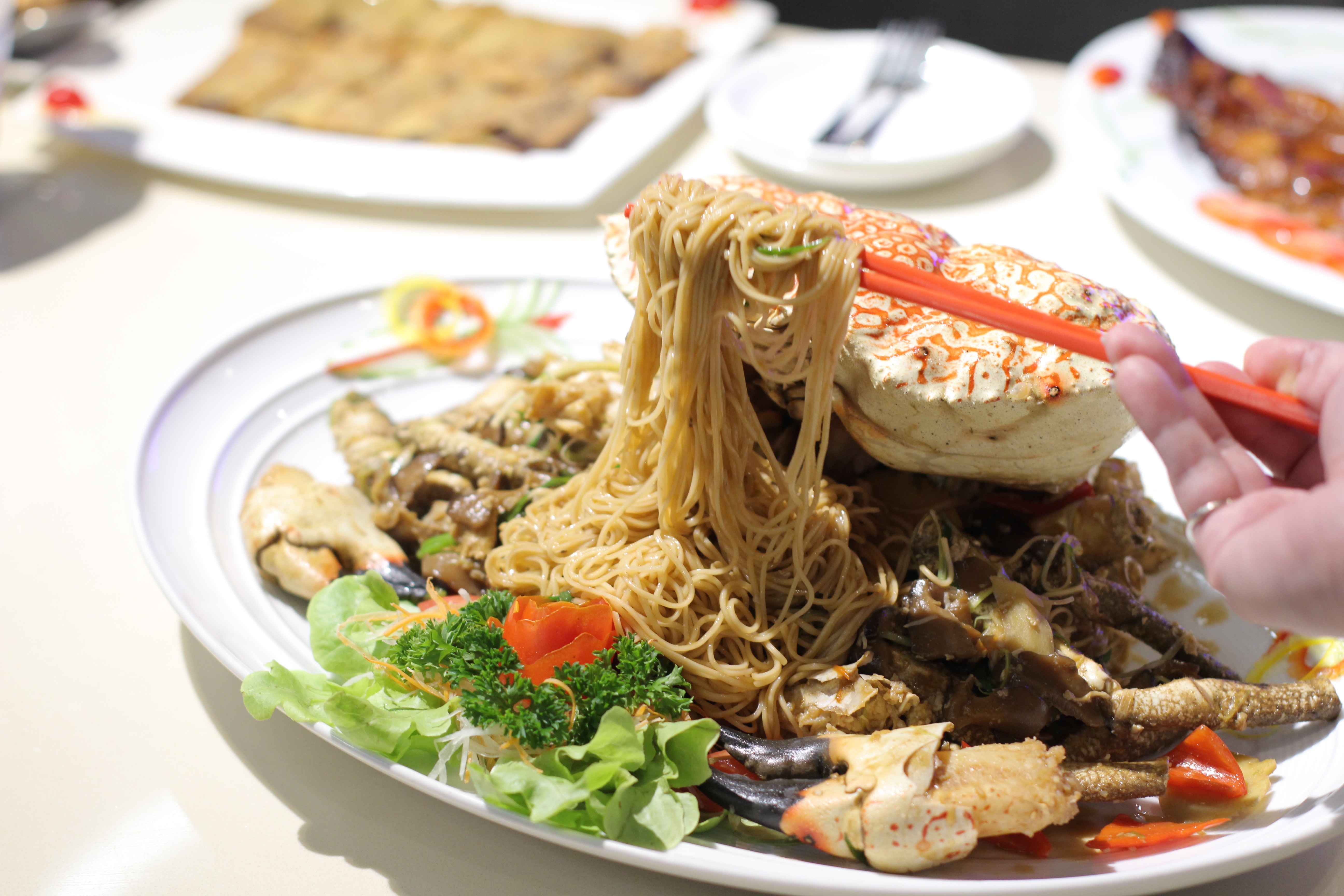 ปูออสเตรเลียผัดหมี่ขิงหอม