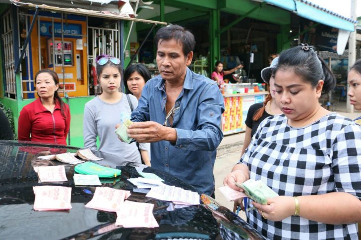 พิจิตร-พบกระเป๋าสตางค์-1