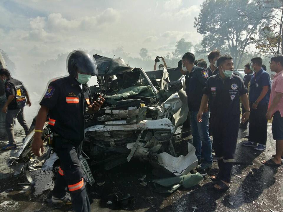 รถตู้ชน3