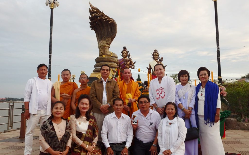 หนุ่มแก้บน สกลนคร