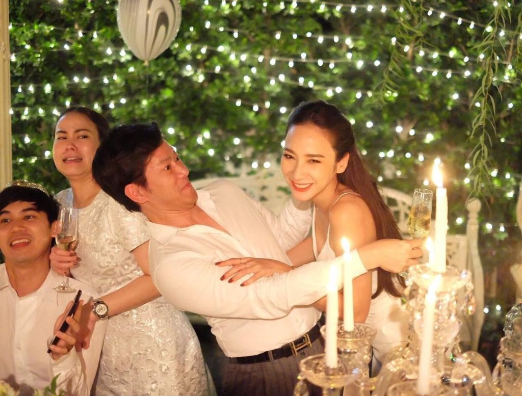 อั้ม พัชราภา ฉลองปีใหม่ (1)