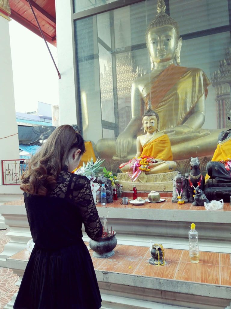หลวงพ่อโตองค์ใหญ่ ที่โบสถ์เก่าวัดขวิด อ.เมือง จ.อุทัยธานี
