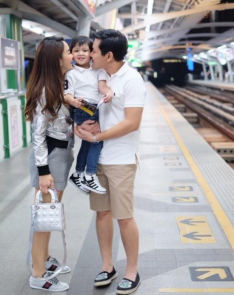 เป้ายพาโปรดขึ้นรถไฟฟ้า3