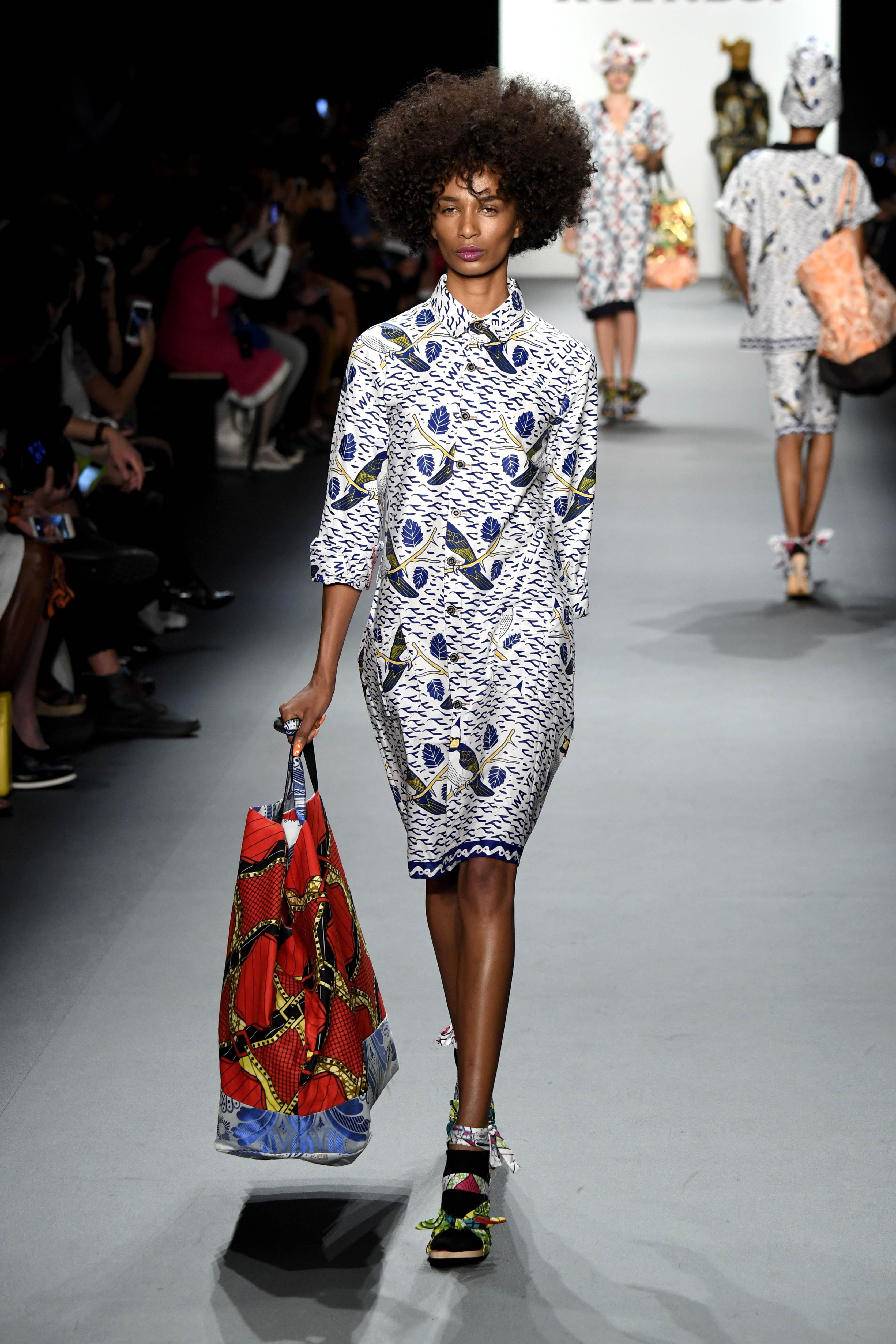 NEW YORK, NY - SEPTEMBER 14: A model walks the runway at Xuly Bet fashion show during September 2016 - New York Fashion Week: The Shows at The Dock, Skylight at Moynihan Station on September 14, 2016 in New York City. Frazer Harrison/Getty Images/AFP == FOR NEWSPAPERS, INTERNET, TELCOS & TELEVISION USE ONLY ==