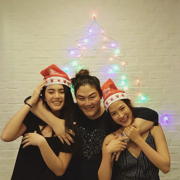 ใหม่ ดาวิกา - ใบเฟิร์น พิมพ์ชนก ลูกรักของแม่เกล้า น้ำพราว