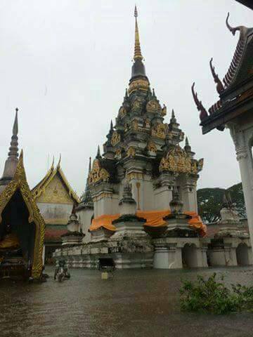 พระบรมธาตุไชยา จ.สุราษฎร์ธานี (ภาพเผยแพร่โดยเฟซบุ๊ก Dittarat Tiprat)