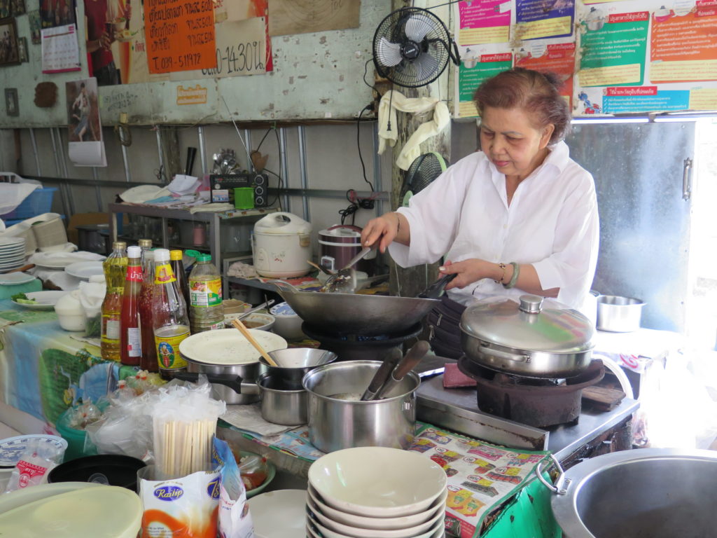 03KuaytaewPooSukhumvit