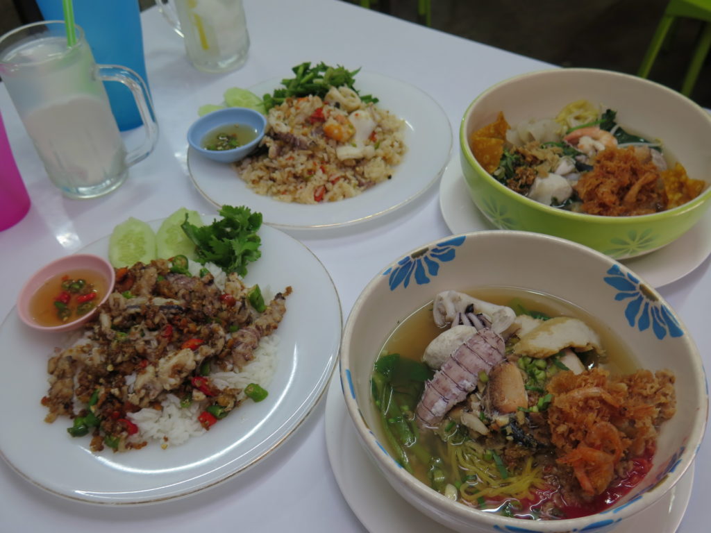 04KuaytaewPooSukhumvit