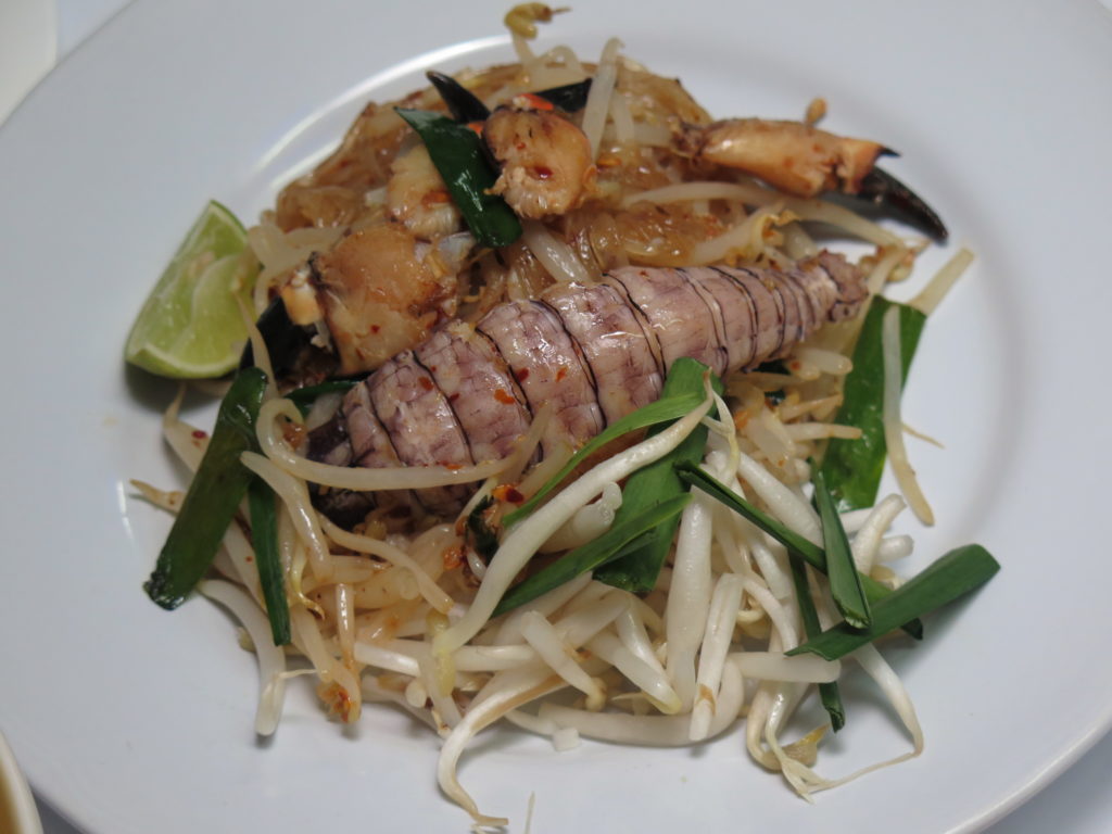 11KuaytaewPooSukhumvit ก๋วยเตี๋ยวผัดกั้งและปู