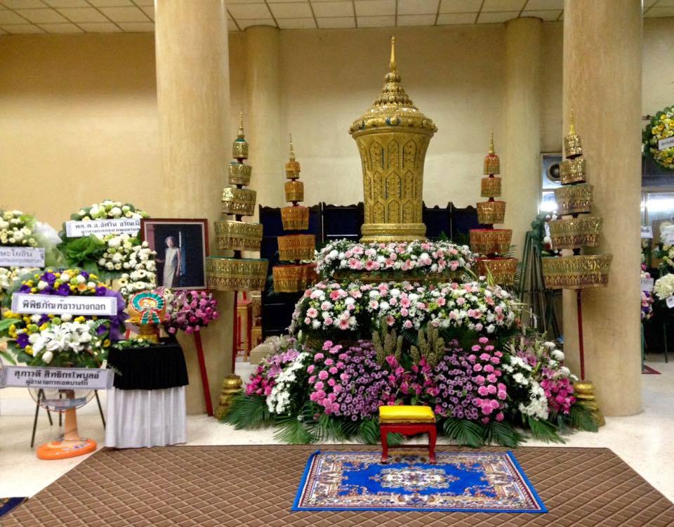 รศ.วราพร เสียชีวิตเมื่อ 25 ม.ค.60 หลังรักษาตัวในห้องผู้ป่วยวิกฤตสถาบันประสาทฯนานกว่า 1 สัปดาห์ ศพตั้งบำเพ็ญกุศลที่วัดหัวลำโพง พระอารามหลวง