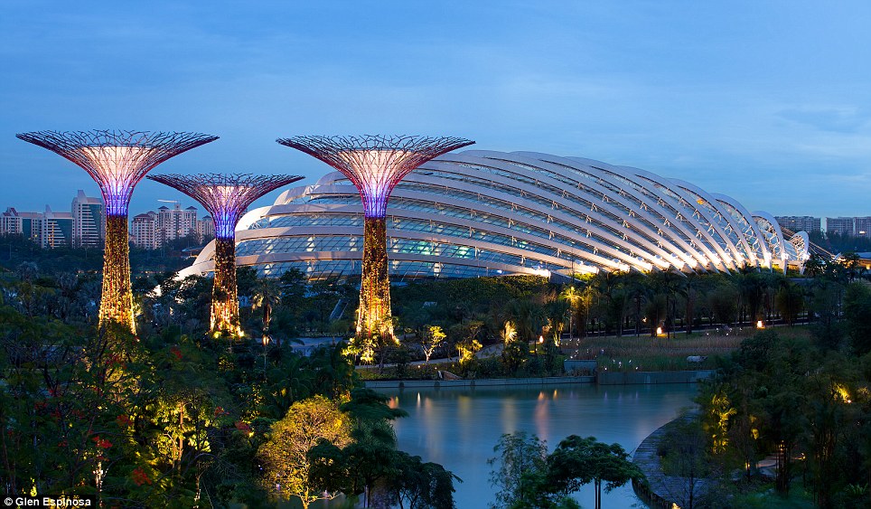 สิงคโปร์พัฒนาเมืองขึ้นจากความไม่มีอะไร
