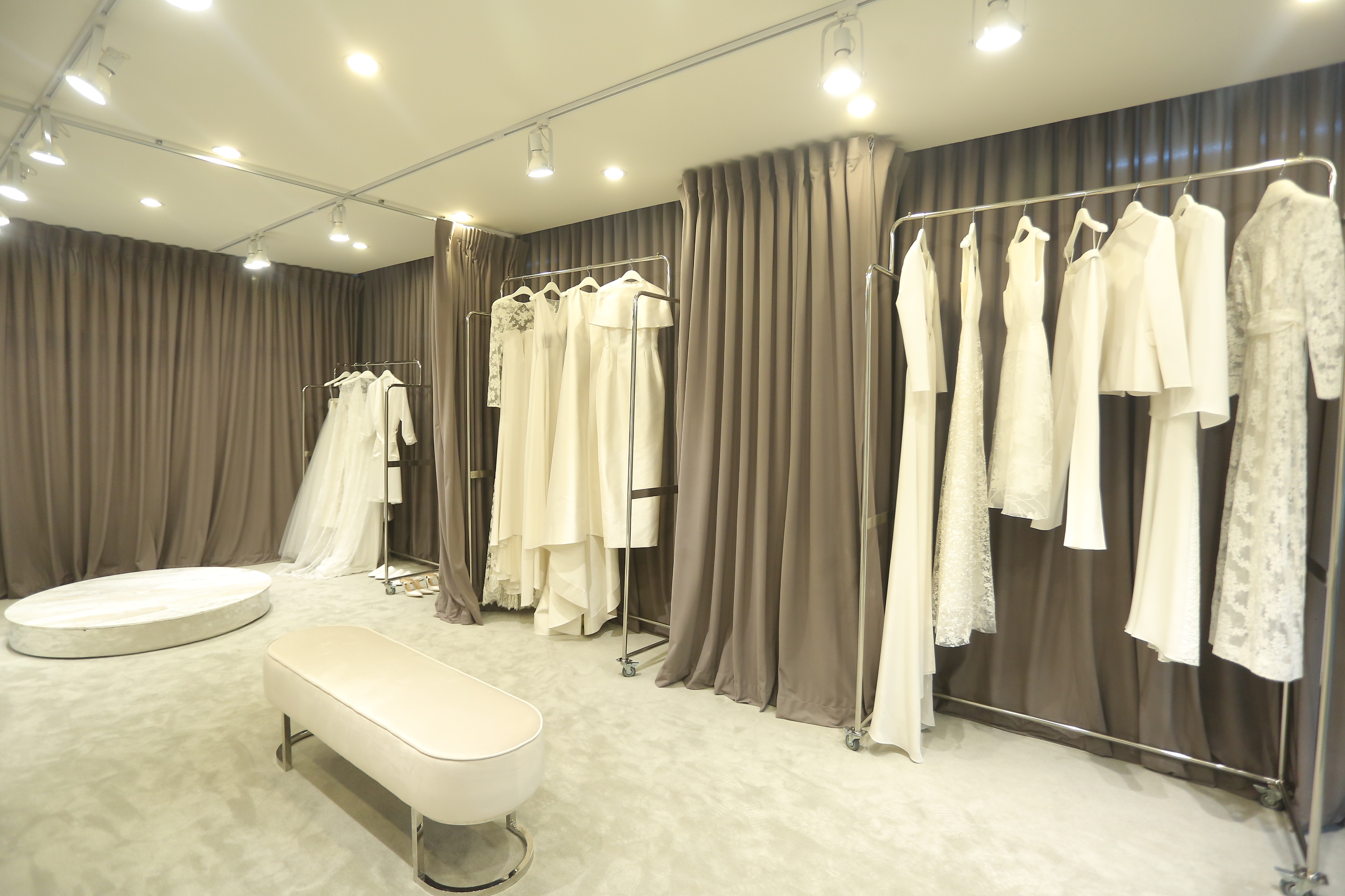 28. บรรยากาศภายในช้อป  White Asava