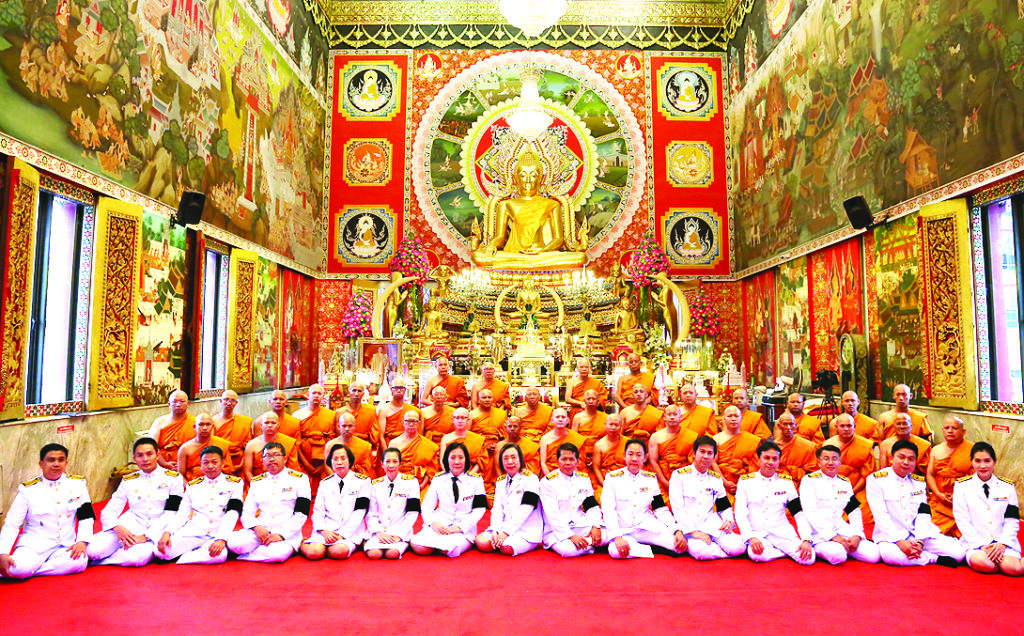 อุปสมบทหมู่ - รศ.สุมาลี ไชยศุภรากุล อธิการบดีมหาวิทยาลัยราชภัฏจันทรเกษม เป็นประธานในพิธีบรรพชาอุปสมบทหมู่ 29 รูป ในโครงการราชภัฏบรรพชาอุปสมบทหมู่ 999 รูป เพื่อถวายเป็น พระราชกุศลแด่พระบาทสมเด็จพระปรมินทรมหาภูมิพลอดุลยเดช ที่มีพระมหากรุณาธิคุณหาที่สุดมิได้แก่ชาวมหาวิทยาลัยราชภัฏ ผู้บริหาร บุคลากร นักศึกษา ตลอดจนประชาชนผู้มีจิตศรัทธา ร่วมพิธีอย่างคับคั่ง ณ วัดเสมียนนารี พระอารามหลวง เมื่อเร็วๆ นี้