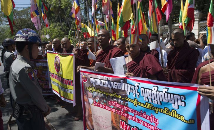 MYANMAR-THAILAND-BUDDHISM-POLITICS-RELIGION