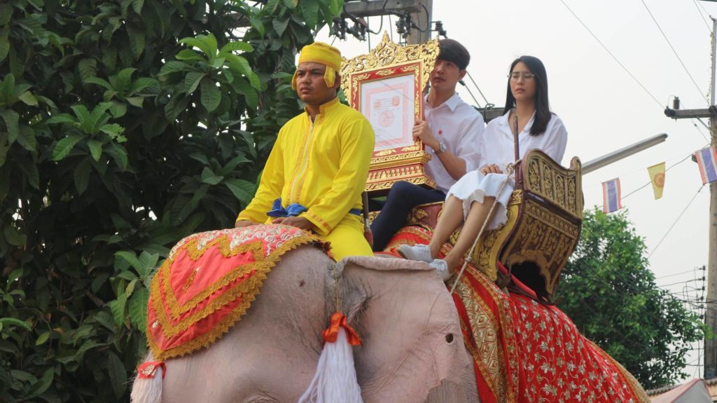 ดาราทำบุญวัดท่าไม้ (4)