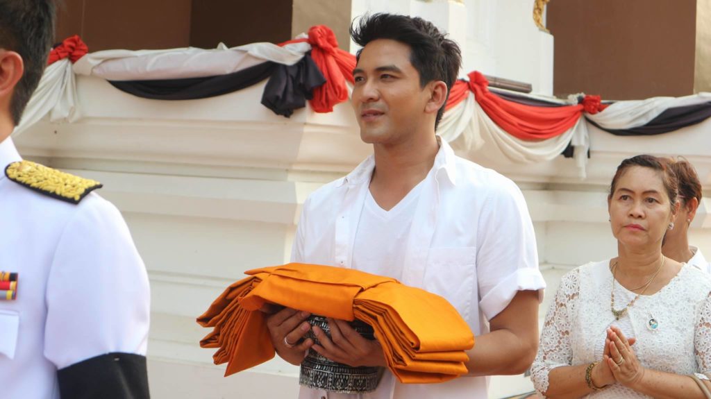 ดาราทำบุญวัดท่าไม้ (9)
