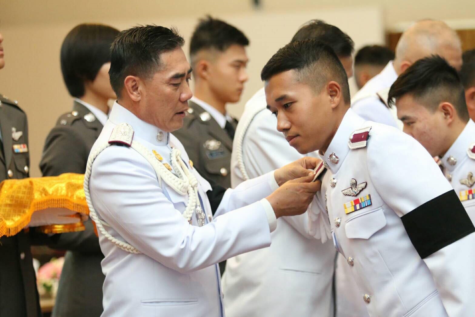 ติดยศ3