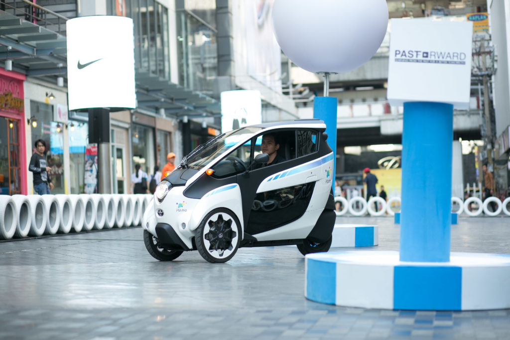 บรรยากาศการทดลองขับขี่รถ TOYOTA i-ROAD (2)