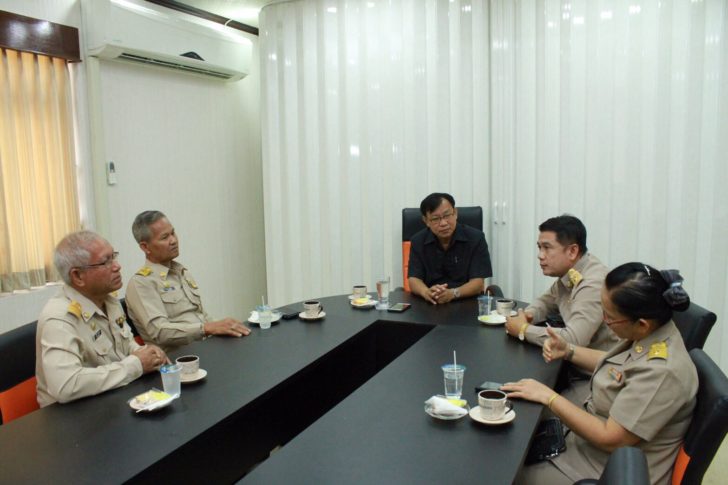 ผู้ว่าปทุม ประชุม