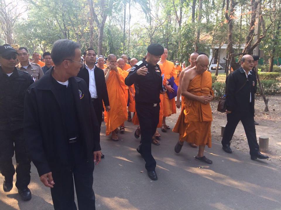 พระ2