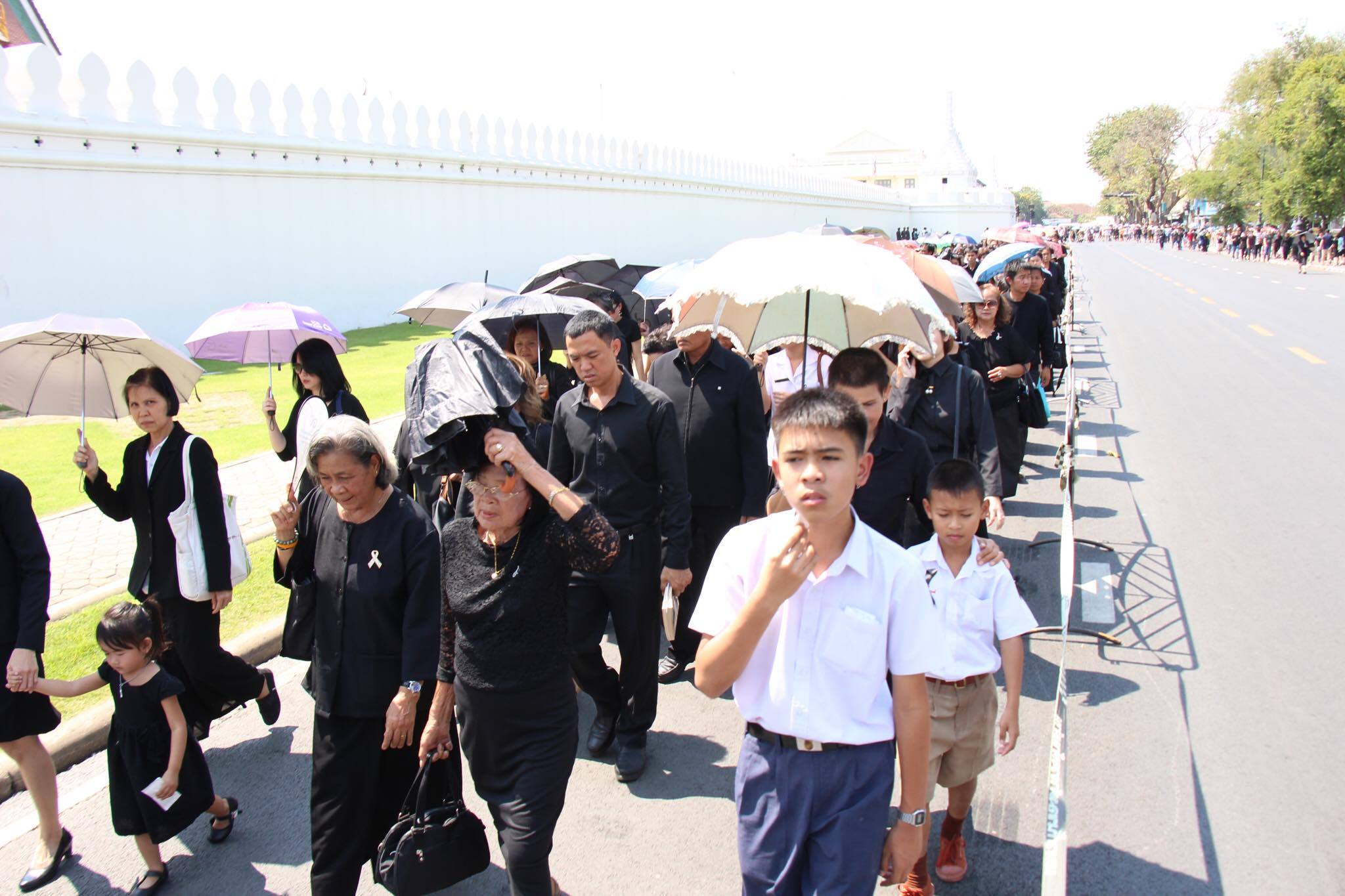 สนามหลวง1