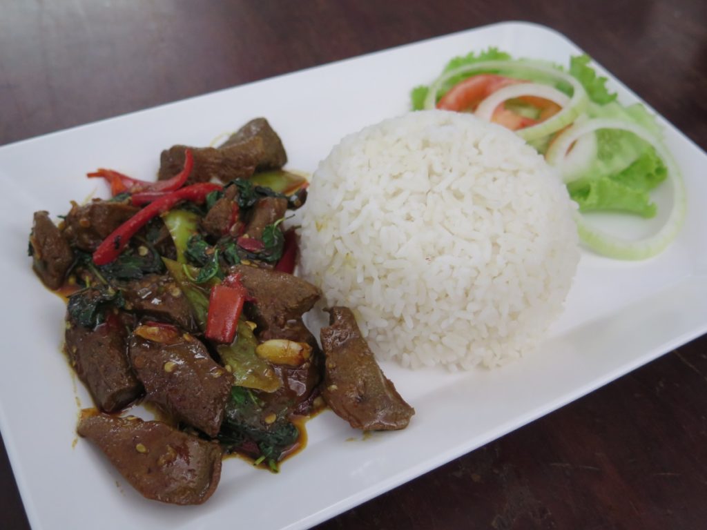ข้าวราดกะเพราตับสะเต๊ะ
