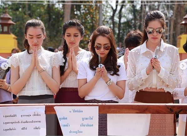 จั๊กจั่นและเพื่อนทำบุญที่อุดร3