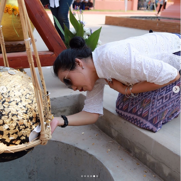 จั๊กจั่นและเพื่อนทำบุญที่อุดร6