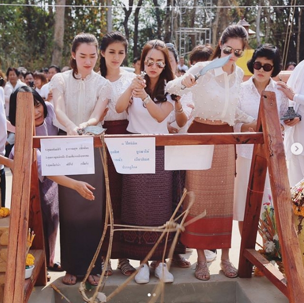 จั๊กจั่นและเพื่อนทำบุญที่อุดร9