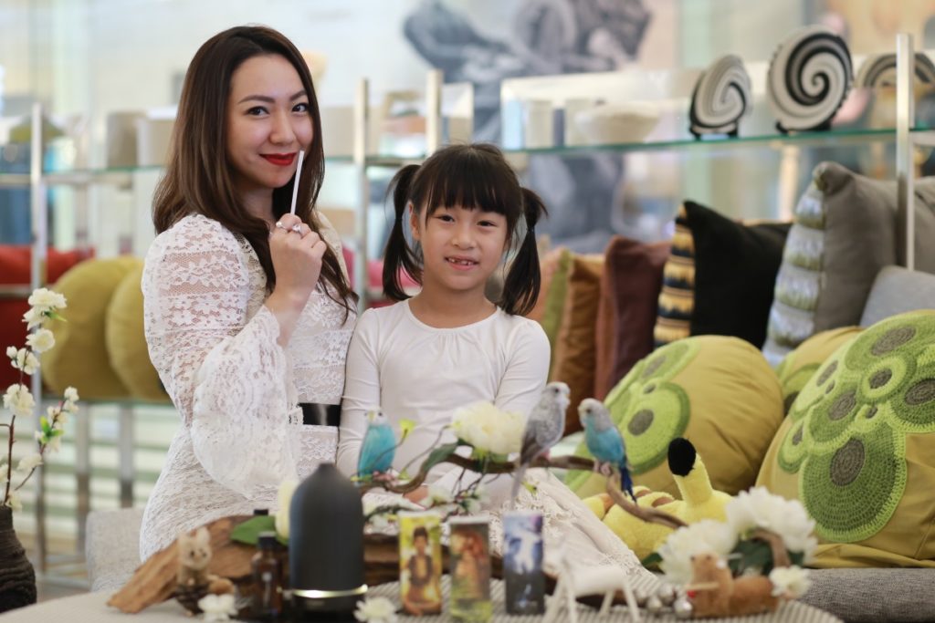 จารุวรรณ และน้องญ่าล่า ณัฐภัค ชีวเกษมสุข