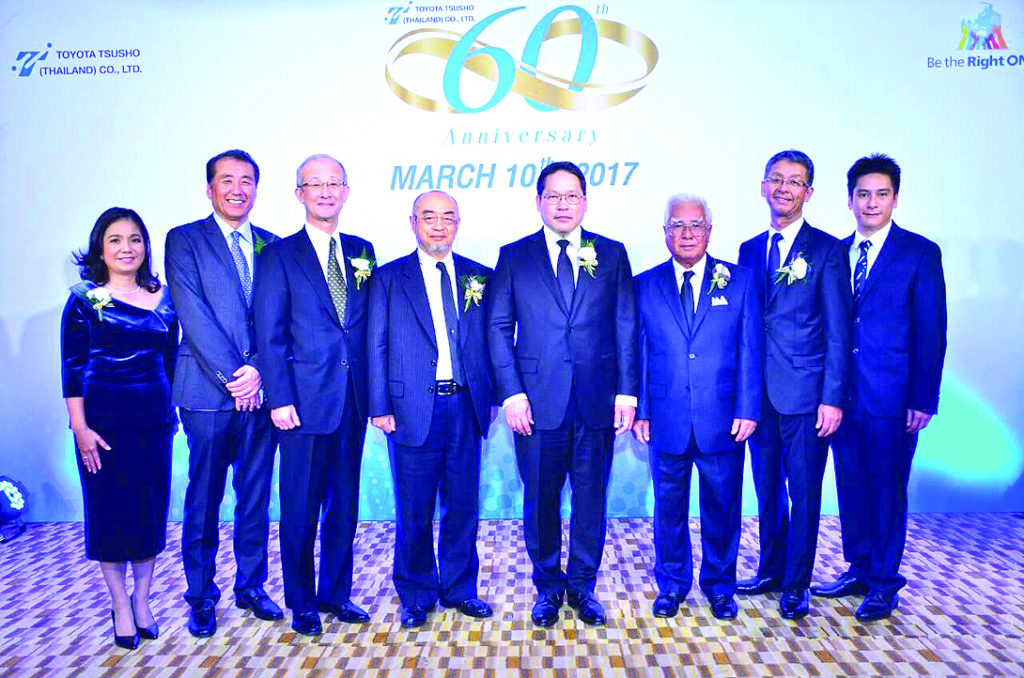 ฉลอง 60 ปี - อุตตม สาวนายน รัฐมนตรีว่าการกระทรวงอุตสาหกรรม เป็นประธานในงานฉลองครบรอบ 60 ปี บริษัท โตโยต้า ทูโช (ไทยแลนด์) จำกัด ผู้นำธุรกิจนำเข้า-ส่งออก ด้านอุตสาหกรรมยานยนต์ โดยมี เชษฐ เชาว์วิศิษฐ พร้อมด้วย อนุษฐา เชาว์วิศิษฐ และกณพ เชาว์วิศิษฐ ผู้บริหารให้การต้อนรับนอกจากนั้นยังมี ชิโร ซะโดะชิมะ, ฮิโรฟูมิ ซาโตะ และจุน คารุเบะ เข้าร่วมงาน ณ โรงแรมพลาซ่าแอทธินี กรุงเทพฯ เมื่อเร็วๆ นี้
