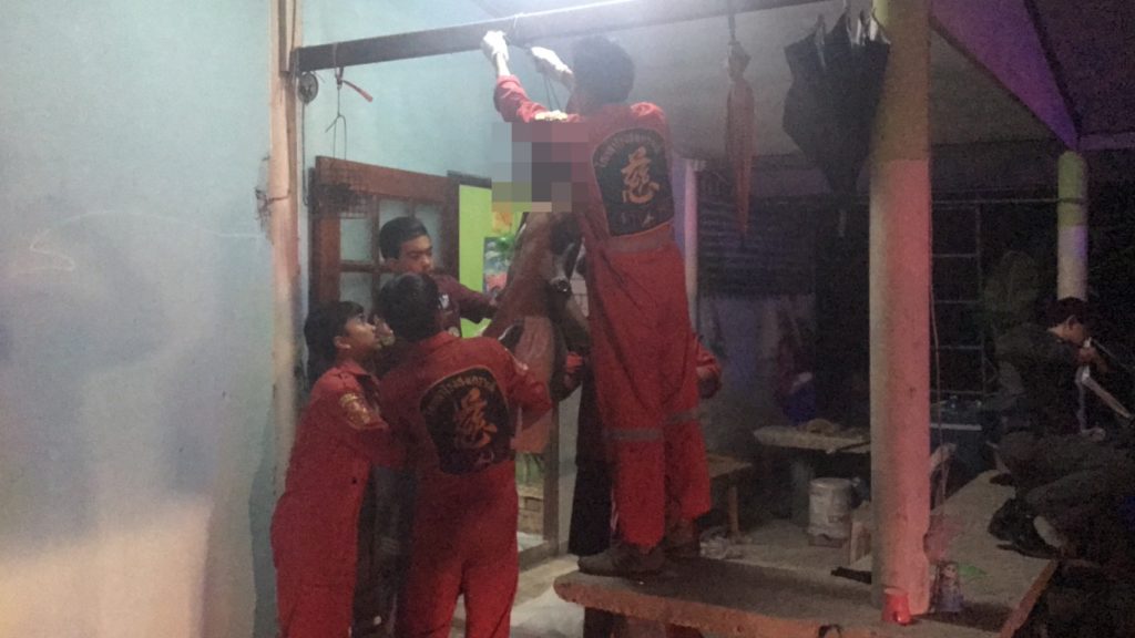 ชายพิการผูกคอตาย