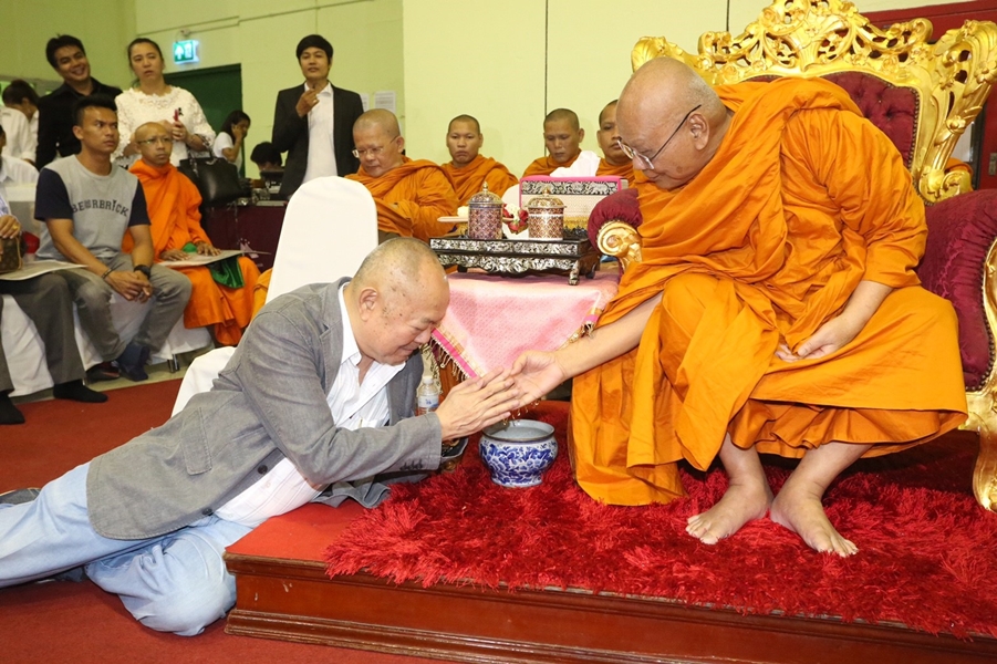 ขรรค์ชัย บุนปาน-สมเด็จพระพุทธชินวงศ์ (สมศักดิ์ อุปสมมหาเถระ)