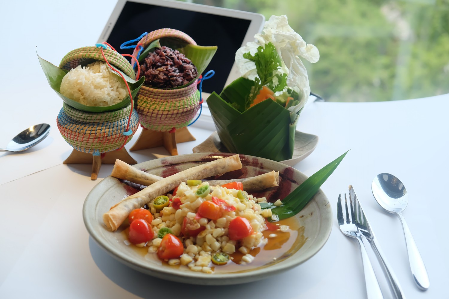 ตำข้าวโพดข้าวเหนียวกับเปาะเปี๊ยะ