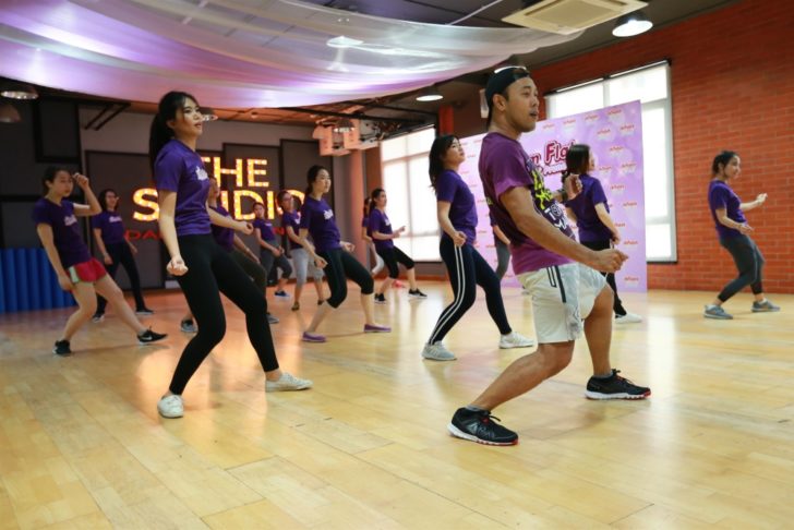 บรรยากาศสุดมันส์ในFit Firm Flat