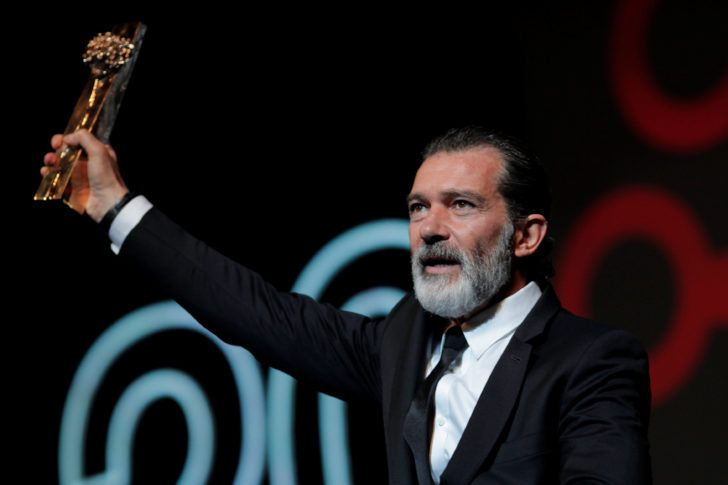 Banderas holds his Biznaga de Oro Honorifica trophy for his lifetime achievement during the 20th Festival de Malaga Cine Espanol in Malaga