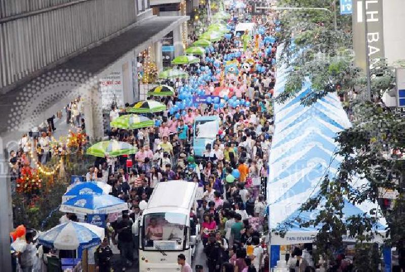 บางรัก' เปิดจองแผงขายของในถนนสีลมช่วงสงกรานต์ แต่ไม่จัดเล่นน้ำ บางรัก' เปิดจองแผงขายของในถนนสีลมช่วงสงกรานต์ แต่ไม่จัดเล่นน้ำ