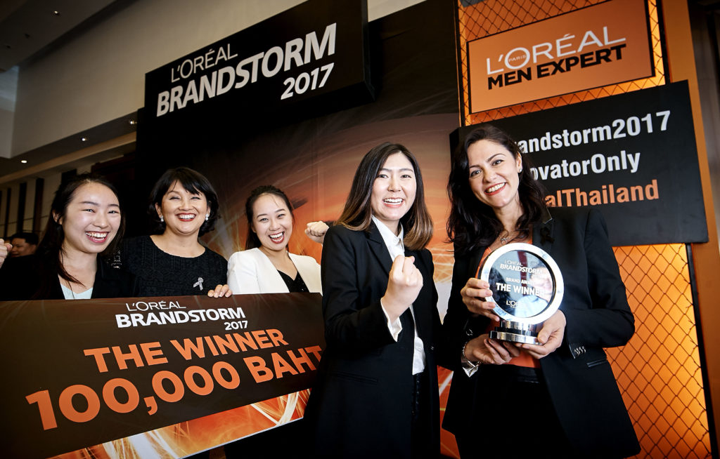 นักศึกษาทีมเอแบค คว้ารางวัลชนะเลิศ “ลอรีอัล แบรนด์สตอร์ม 2017”