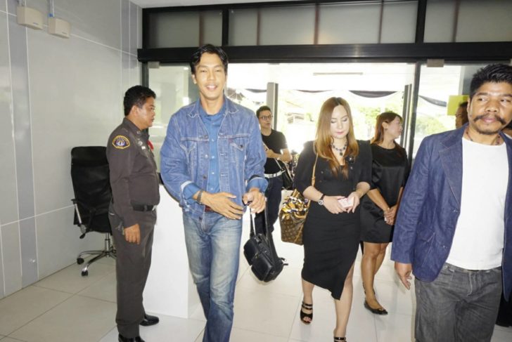 ดารา ติ๊ก