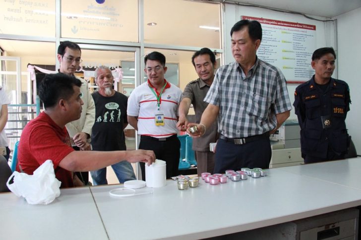 สกลนคร จนท.บุกตรวจยึดแหล่งผลิตเครื่องสำอางเถื่อนอายัดตรวจสอบ1